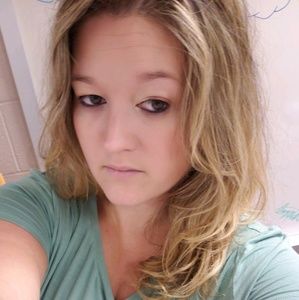 Meet your Posher, Denae